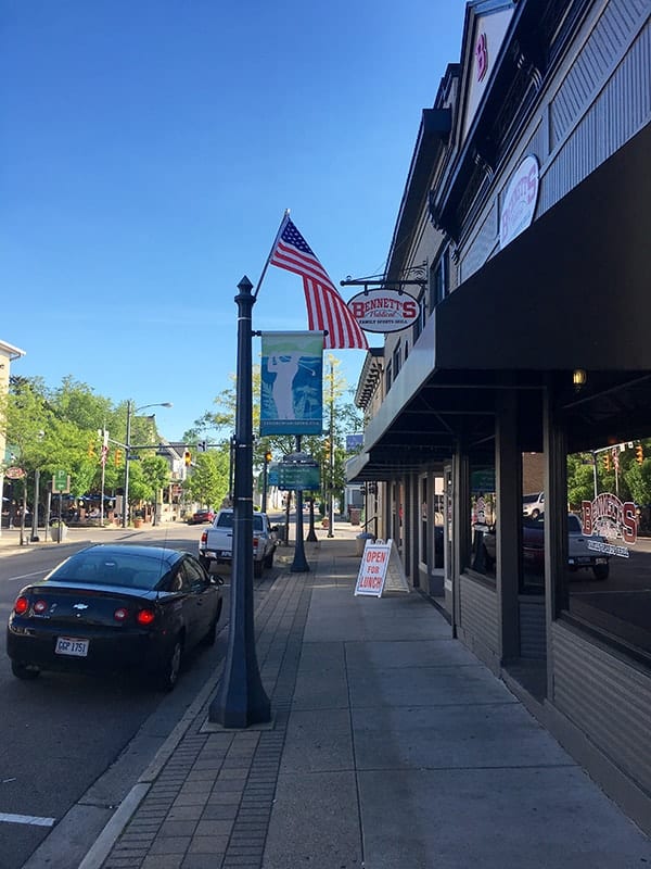 Bennett's Publical Family Sports Grill